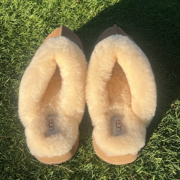 Like New! UGG Disquette Clog - Picture 7 of 11